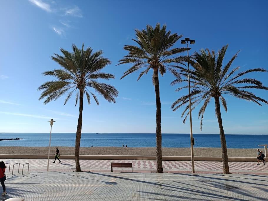 Apartamento Estupendo Piso Renovado A 30 Metros De La Playa Almería Exterior foto