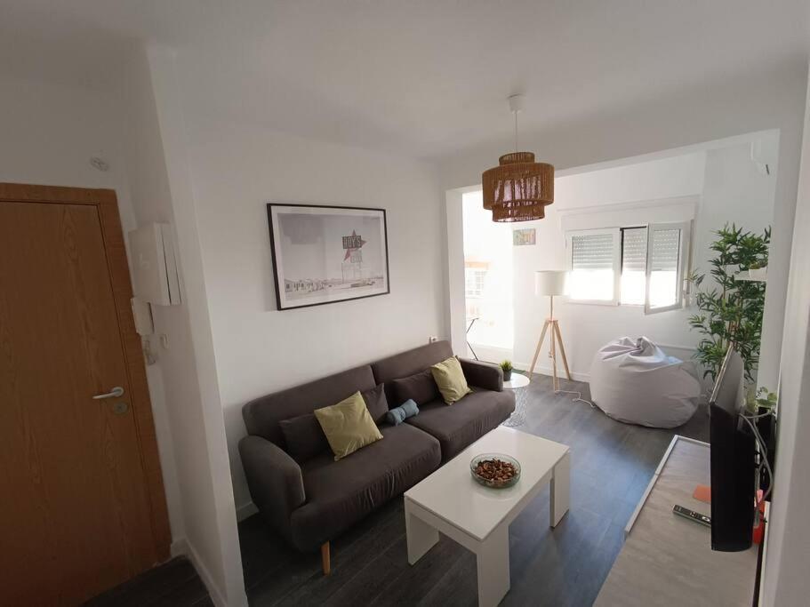 Apartamento Estupendo Piso Renovado A 30 Metros De La Playa Almería Exterior foto